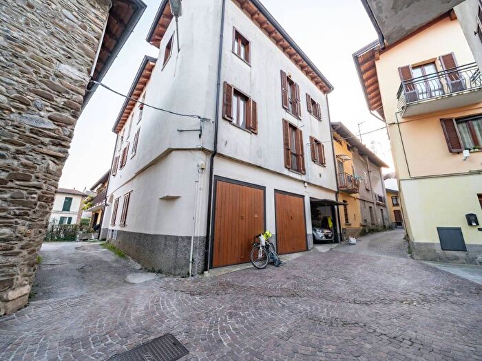 Appartamento bilocale in vendita in Via Giacomo Leopardi, Centro, Valgreghentino