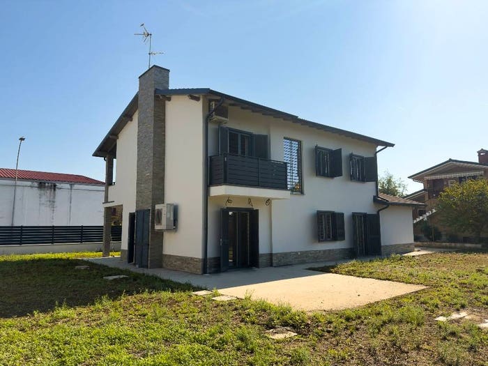 Casa con 5 locali in vendita in Via Guido Rossa, Travacò Siccomario