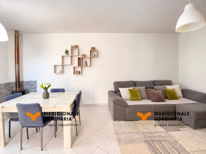 Appartamento con 6 locali in vendita in Via Principe di Savoia, Centro, Carmiano