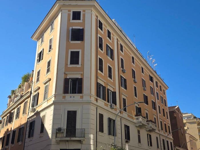Appartamento trilocale in vendita in Via del Gazometro, Ostiense, Roma