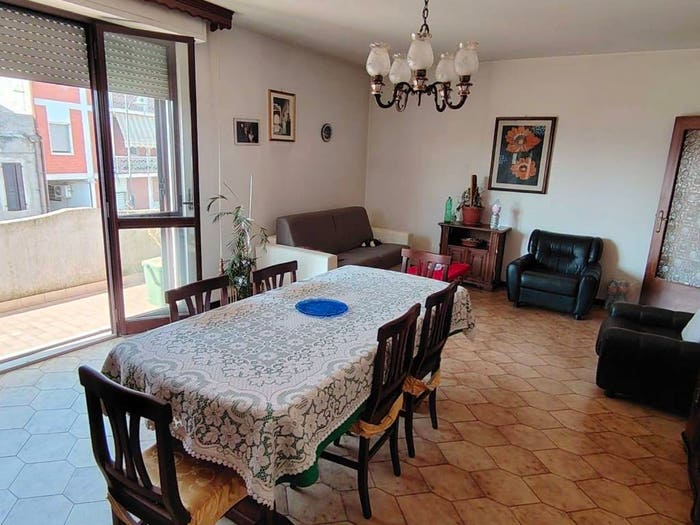 Appartamento trilocale in vendita in Via Umberto I, Centro, Cappelle sul Tavo