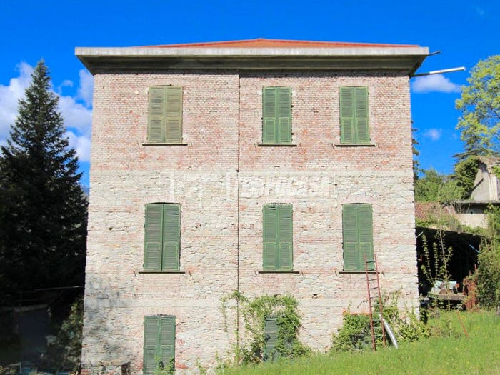 Casa con 6 locali in vendita in Via al Santuario, Garessio