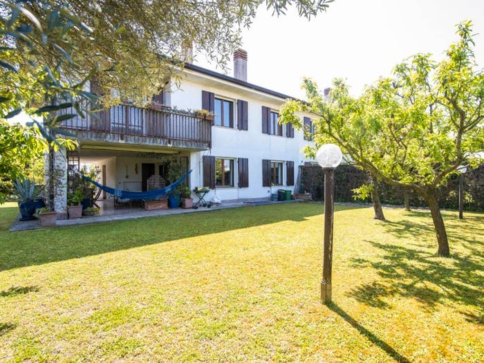 Casa con 6 locali in vendita in Via Mezzavia, Terradura, Due Carrare