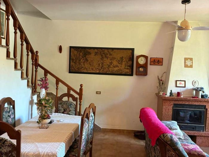 Casa con 6 locali in vendita in Borzano, Albinea