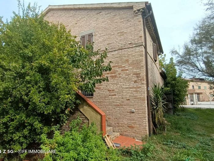 Casa quadrilocale in vendita in Contrada Camporota, Treia