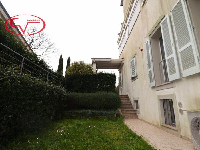 Appartamento con 5 locali in vendita in Via Vittorio Bottego, Città, Montevarchi