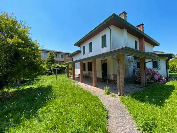 Casa con 6 locali in vendita in Via Palmiro Togliatti, Centro, Camponogara