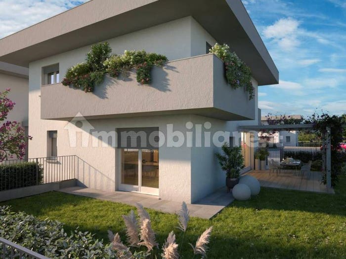 Casa quadrilocale in vendita in Via Pietro Mascagni, Centro, Guanzate
