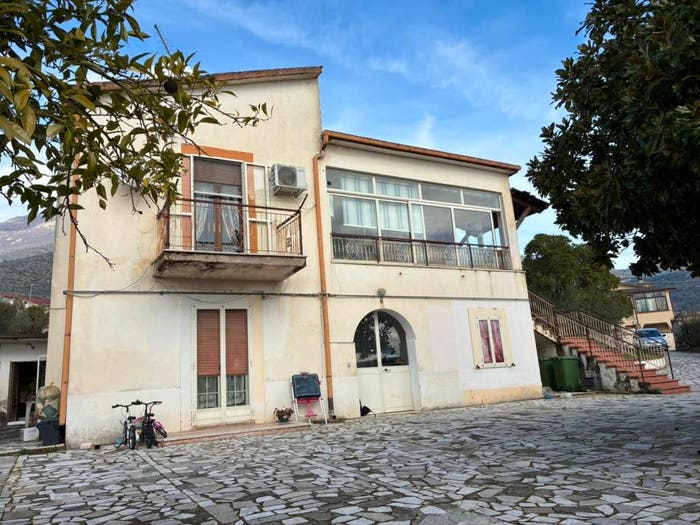Casa con 6 locali in vendita in Via Mandracotogna, Centro, Piedimonte San Germano