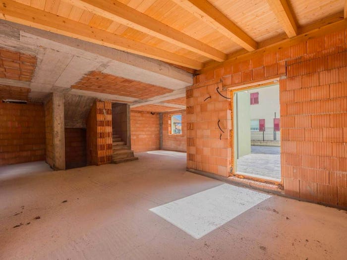 Casa con 6 locali in vendita in Via Giovanni Meneghelli, Predaia