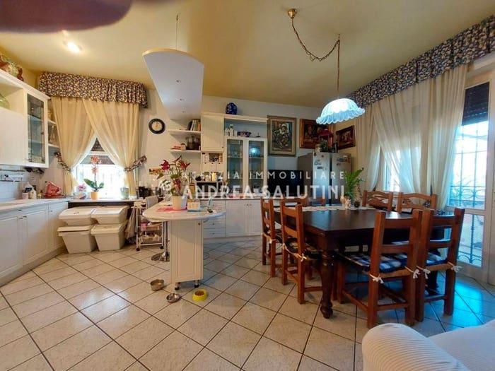Casa con 6 locali in vendita in San Romano, Montopoli in Val d'Arno