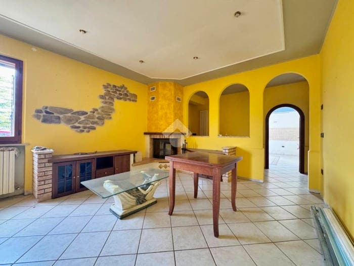 Casa quadrilocale in vendita in Via farneto, Montelabbate