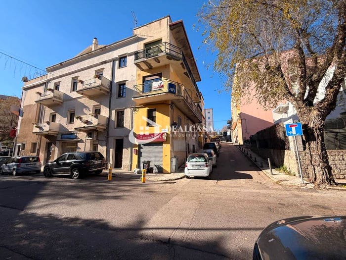 Appartamento con 5 locali in vendita in Via Martiri d'Ungheria, Centro, Nuoro