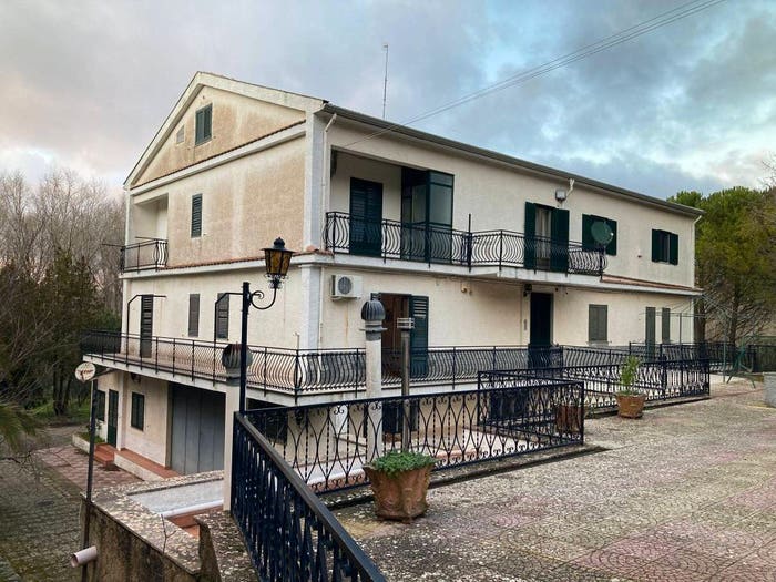 Casa con 5 locali in vendita in Strada Statale Corleonese Agrigentina, Prizzi
