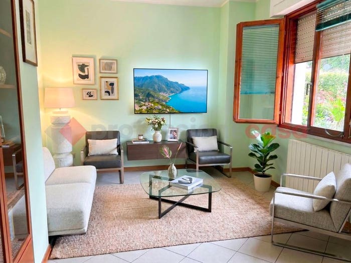 Appartamento trilocale in vendita in Via Valmaira, Centro, Castelnuovo di Garfagnana