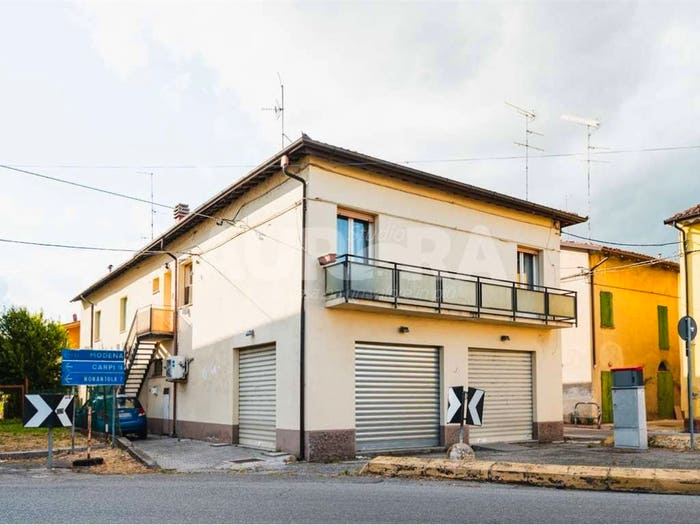 Appartamento con 5 locali in vendita in via della resistenza, Centro, Ravarino