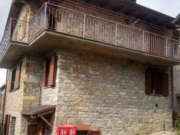 Appartamento quadrilocale in vendita in Localita' Tornarezza, Ferriere