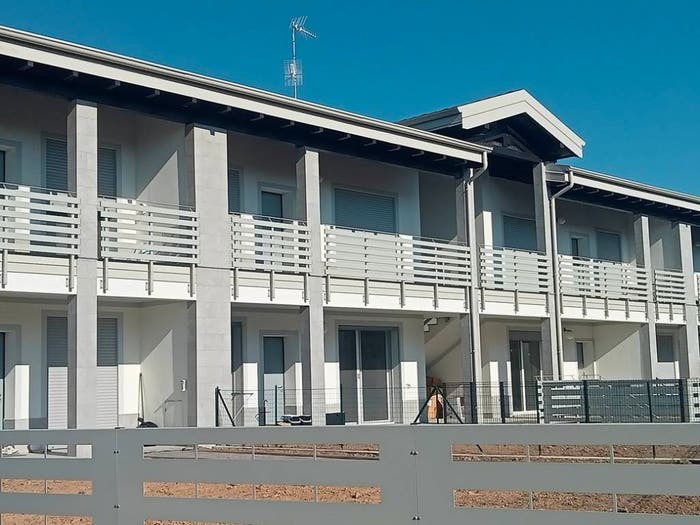Appartamento quadrilocale in vendita in Via Madonna del Chiesuolo, Trivolzio