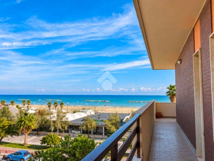 Appartamento con 6 locali in vendita in Viale Della Riviera, Lungomare Strada Parco, Pescara