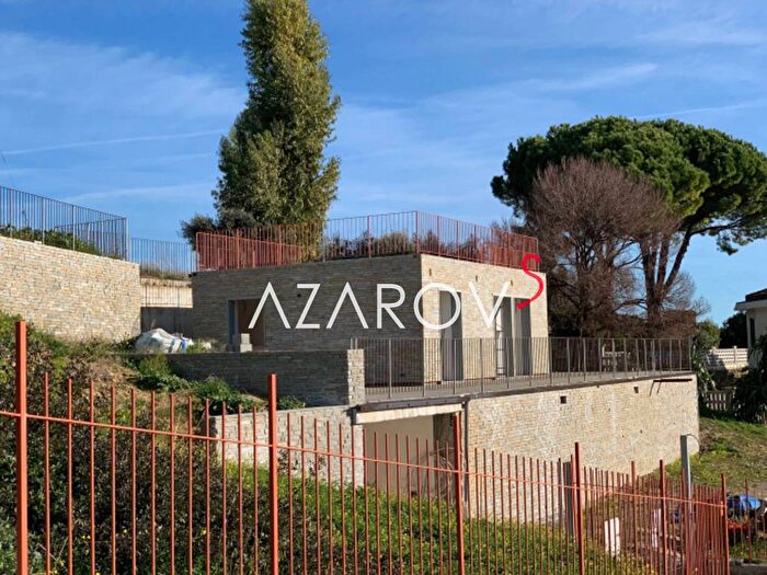 Casa quadrilocale in vendita in Via Coggiola, Zona Collinare, Bordighera