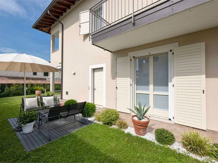 Casa con 6 locali in vendita in Via Noveglie, Balbiana, Manerba del Garda