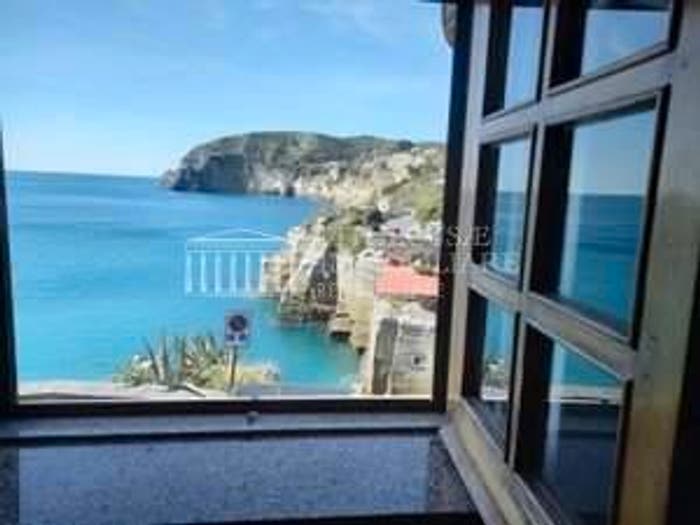 Appartamento con 5 locali in vendita in via Sant Angelo, Sant'angelo, Serrara Fontana