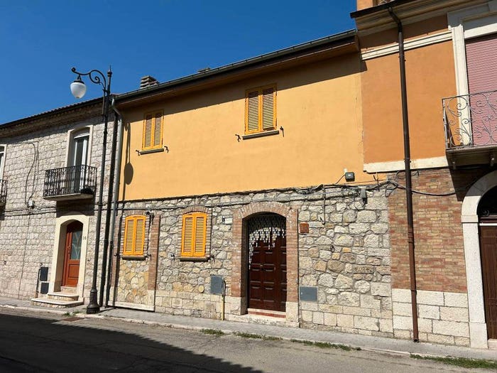 Casa con 6 locali in vendita in Via Guglielmo Marconi, Montorio nei Frentani