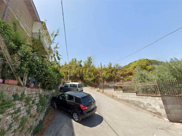 Appartamento quadrilocale in vendita in Via di Valle Morta, Finocchio, Roma