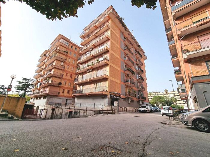 Appartamento quadrilocale in vendita in Viale Carlo III, San Nicola la Strada