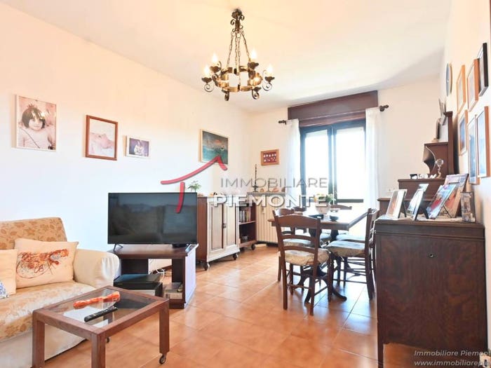 Appartamento trilocale in vendita in Via Franzi, Centro, Borgomanero
