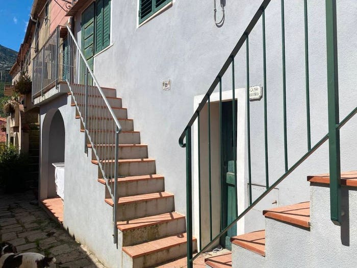 Appartamento bilocale in vendita in Via Roma, Centro, Marciana