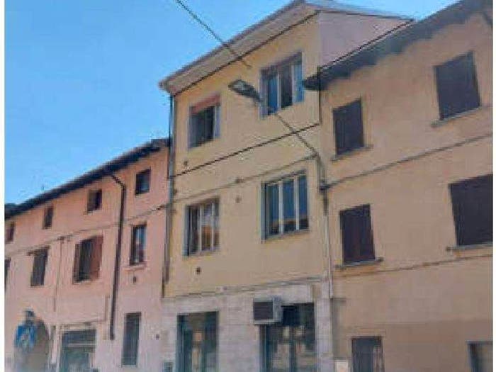 Appartamento trilocale in vendita in Via Eugenio Cantoni, Castellanza