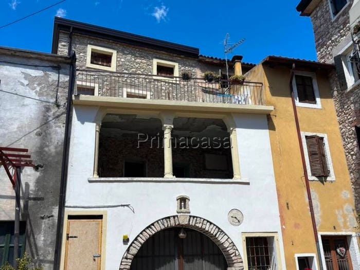 Casa trilocale in vendita in via flaminio pellegrini, Centro, Fumane