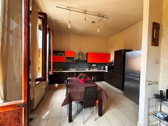 Appartamento con 6 locali in vendita in Via Isonzo, Chiusi Scalo, Chiusi