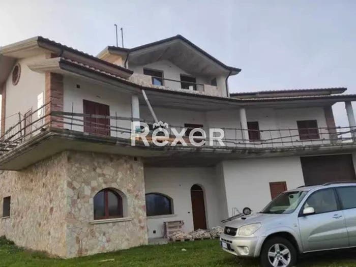 Casa con 6 locali in vendita in Contrada Rio Moro, Corropoli