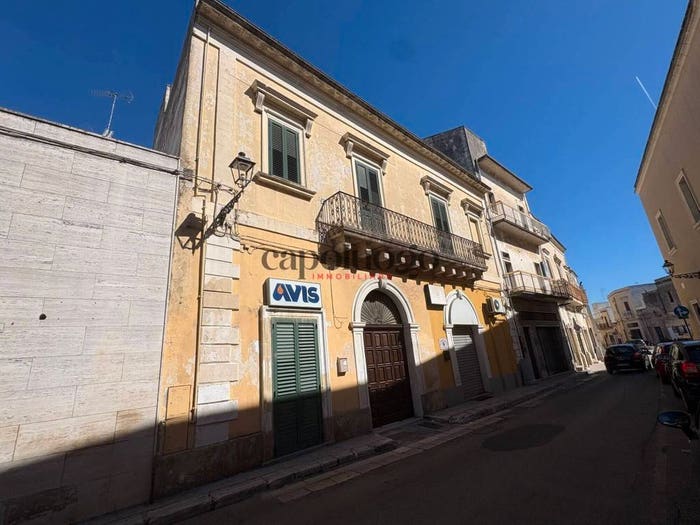 Appartamento con 6 locali in vendita in Corso Vittorio Emanuele III, Centro, Surbo