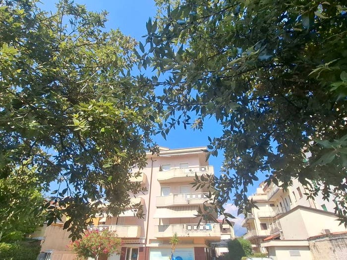 Appartamento con 5 locali in vendita in Via Gioacchino Ascoli, Marina di Massa Centro, Massa