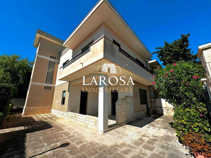 Casa con 6 locali in vendita in Via delle Rose, Torre Chianca, Lecce