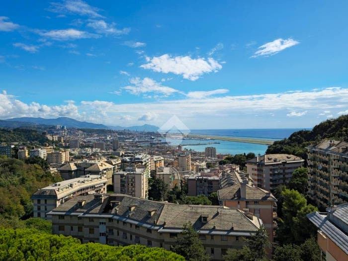 Appartamento con 5 locali in vendita in Via Emilio Salgari, Pegli, Genova