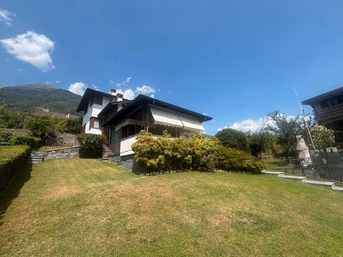 Casa con 6 locali in vendita in Via Castello, Dazio