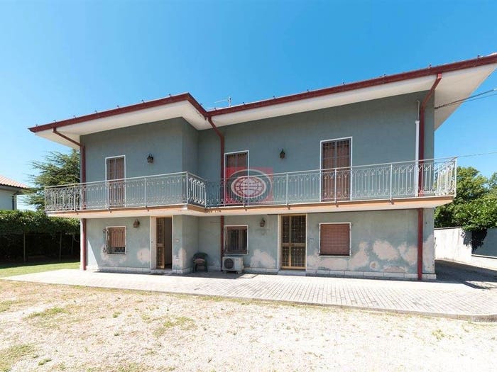 Casa con 6 locali in vendita in Sant'Egidio Vigne, Cesena