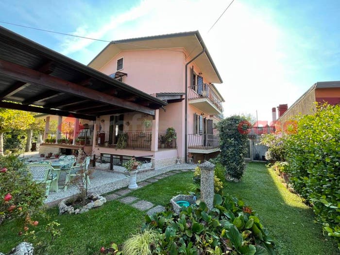 Casa quadrilocale in vendita in Via Alcide De Gasperi, Centro, Trevenzuolo