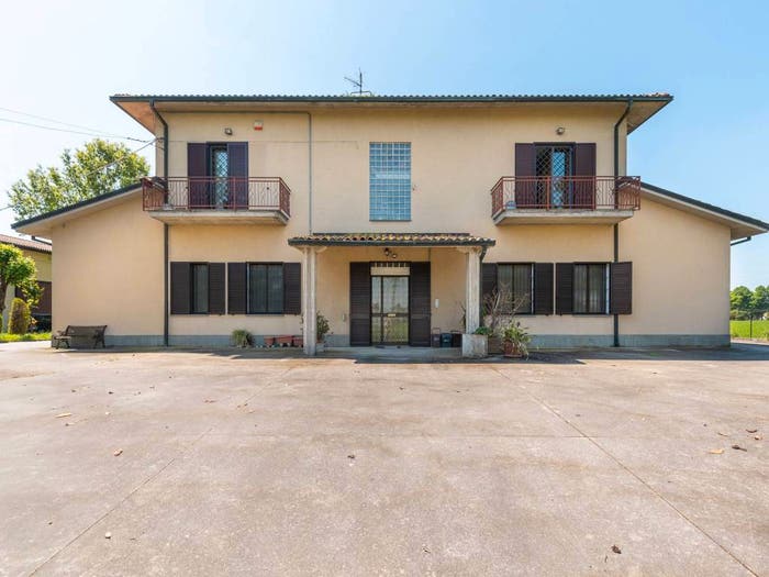 Casa con 6 locali in vendita in Via Maccaferro, Aeroporto, Bologna
