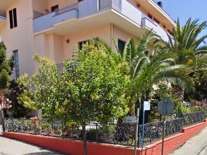 Casa con 6 locali in vendita in Viale Matteotti No Number, Bellante Stazione, Bellante