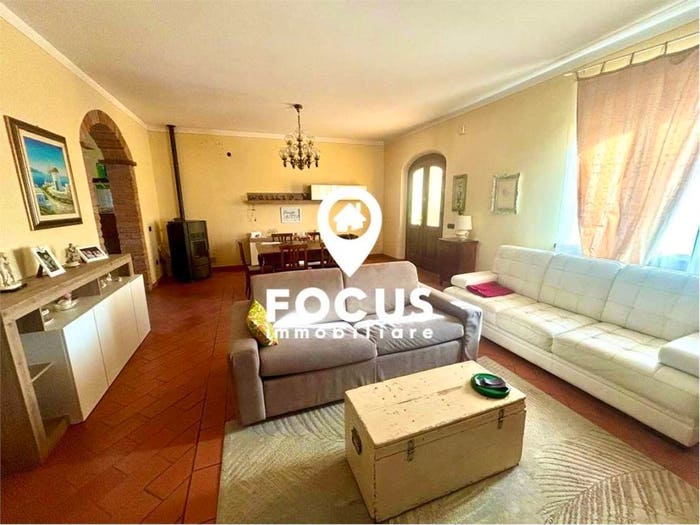 Casa con 6 locali in vendita in Via Giuseppe Giusti, Lamporecchio