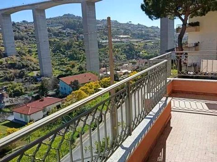 Appartamento bilocale in vendita in Via Goffredo Mameli, Due Strade, Bordighera