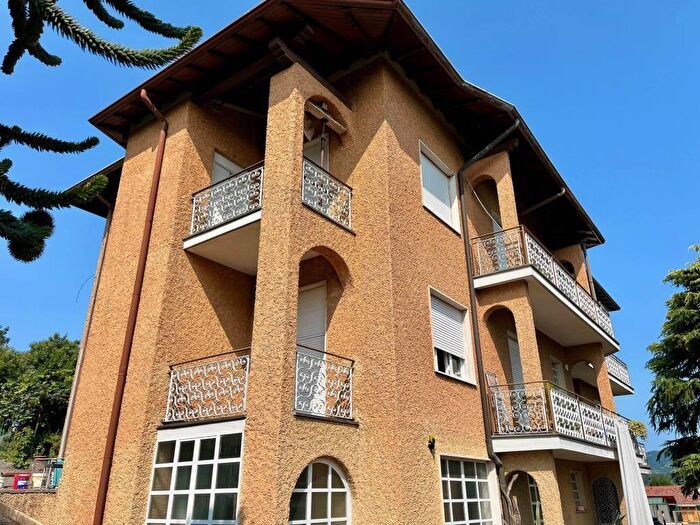 Appartamento trilocale in vendita in Via del Pino, Centro, Imbersago
