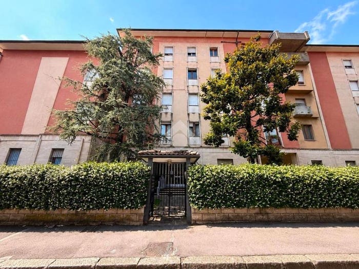 Appartamento quadrilocale in vendita in Via Naviglio Grande, Porta Venezia, Brescia