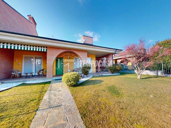 Casa con 5 locali in vendita in Via Rio Giano, Bandito, Bra