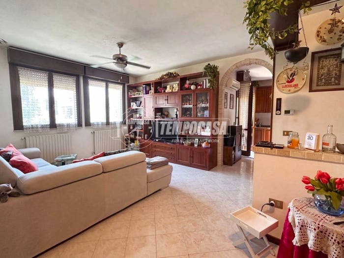 Appartamento con 5 locali in vendita in Via Galvani, Cento Paese, Cento